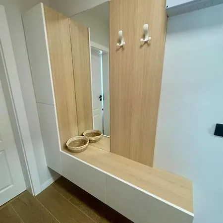 Modern Family Near The Beach, Free Parking Apartment *