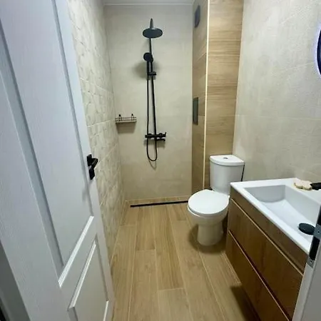 Apartment Modern Family Near The Beach, Free Parking *