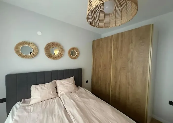 Modern Family Near The Beach, Free Parking Apartment